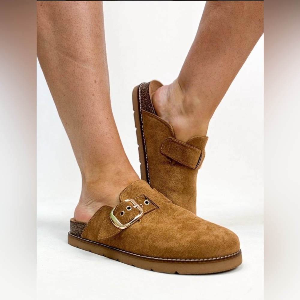 Corky's Tobacco Faux Suede Day Dream
Size 10